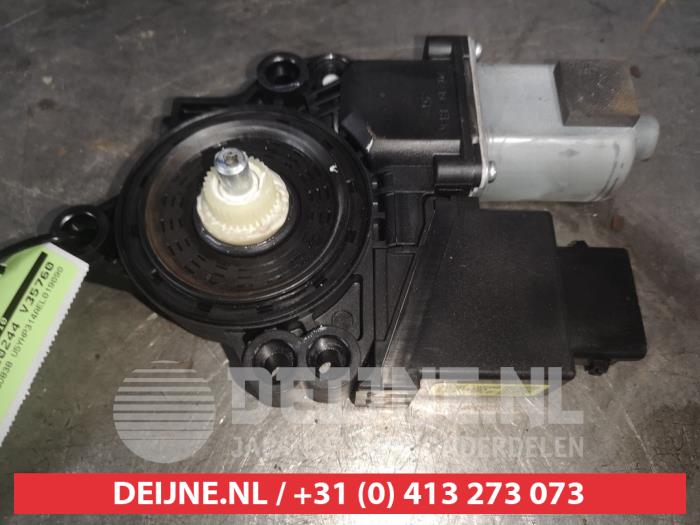 Usados Motor de ventanilla de puerta Kia Pro cee'd (JDB3) 1.6 GT 16V Precio € 45,00 Norma de margen ofrecido por V.Deijne Jap.Auto-onderdelen BV