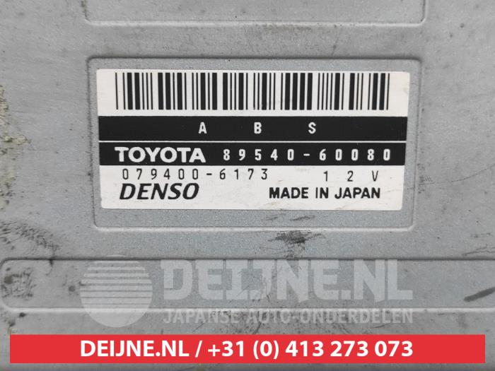 ABS Steuergerät van een Toyota Land Cruiser 100 (J10) 4.2 TDI 100 24V 2002