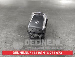 Used Parking brake switch Nissan Leaf (ZE1) 39/40kWh Price on request offered by V.Deijne Jap.Auto-onderdelen BV