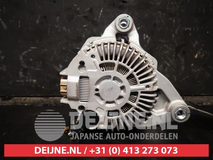 Dynamo van een Mazda CX-9  2010