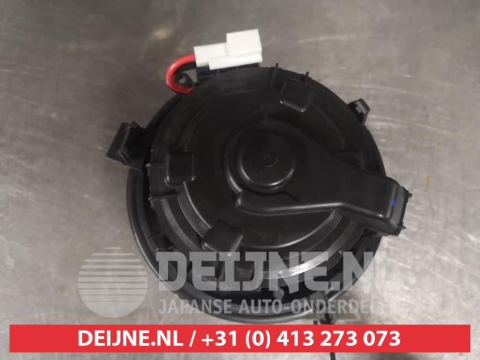 Heizung Belüftungsmotor van een Nissan Leaf (ZE1) 39/40kWh 2018