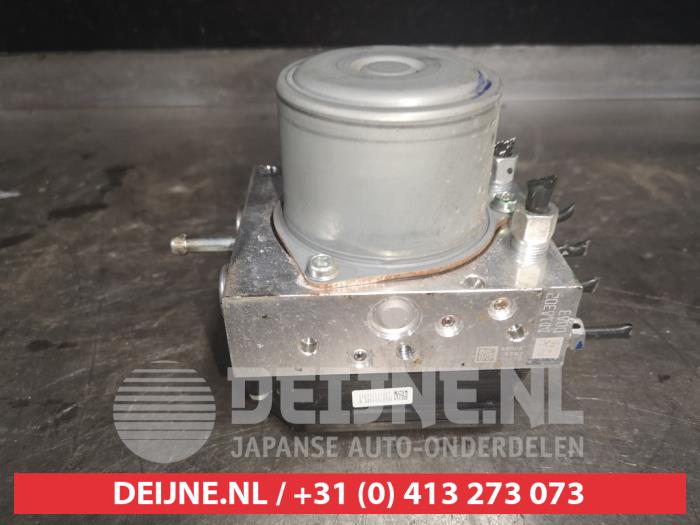 Usagé Pompe ABS Nissan Leaf (ZE1) 39/40kWh Prix € 100,00 Règlement à la marge proposé par V.Deijne Jap.Auto-onderdelen BV