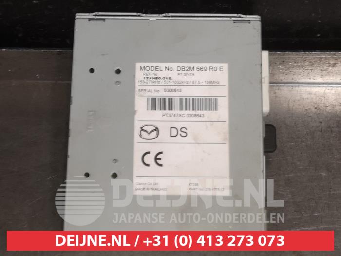 Używane Radio Mazda 2 (DJ/DL) 1.5 SkyActiv-G 75 Cena na żądanie oferowane przez V.Deijne Jap.Auto-onderdelen BV