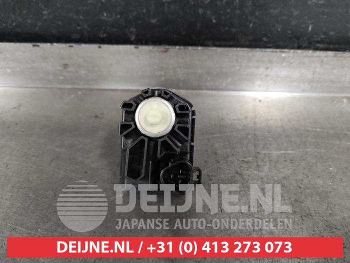 Nowe Silnik reflektora Mazda RX-8 (SE17) 1.3 Renesis HP Cena € 99,99 Z VAT oferowane przez V.Deijne Jap.Auto-onderdelen BV