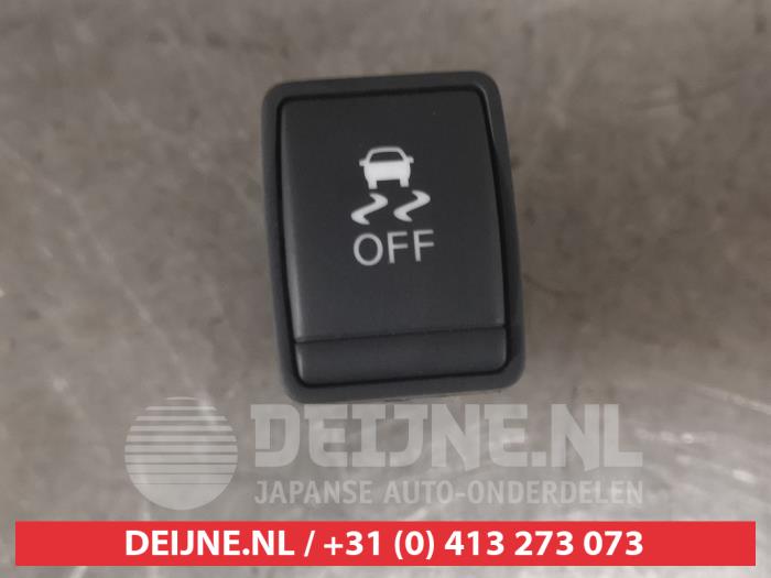Używane Przelacznik ASR Nissan Note (E12) 1.2 DIG-S 98 Cena € 15,00 Procedura marży oferowane przez V.Deijne Jap.Auto-onderdelen BV