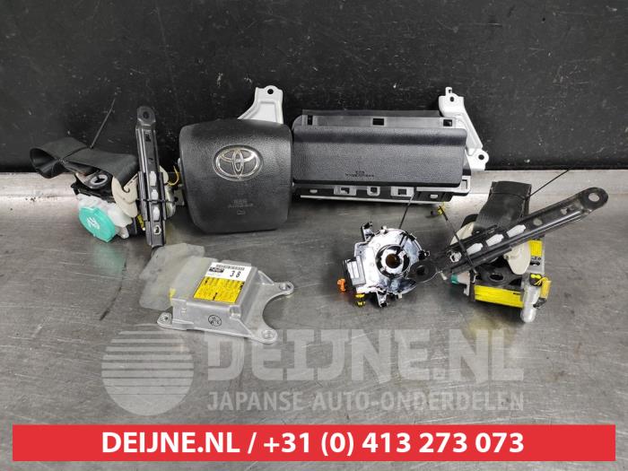 Begagnade Airbagset Toyota Land Cruiser (J15) 3.0 D-4D 16V Pris € 500,00 Marginaltabell erbjuds av V.Deijne Jap.Auto-onderdelen BV