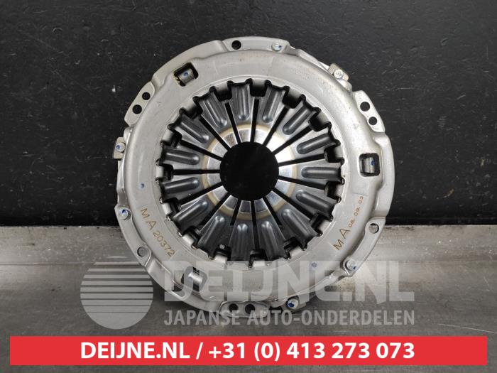 Nya Tryckplåt Toyota Avensis (T22) 2.0 D-4D 16V Pris € 121,00 Inklusive moms erbjuds av V.Deijne Jap.Auto-onderdelen BV