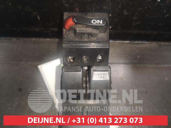 Usados Interruptor combinado de ventanillas Honda S2000 (AP1) 2.0 16V VTEC Precio € 25,00 Norma de margen ofrecido por V.Deijne Jap.Auto-onderdelen BV
