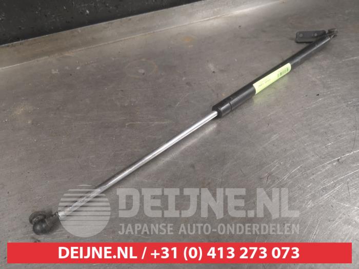 Rear gas strut, right from a Subaru Forester (SF) 2.0 16V X 2001