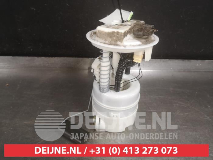 Usagé Pompe carburant électrique Nissan Micra (K12) 1.2 16V Prix € 30,00 Règlement à la marge proposé par V.Deijne Jap.Auto-onderdelen BV