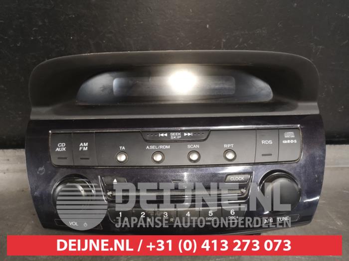 Używane Radio Honda FR-V (BE) 1.8 i-VTEC 16V Cena € 75,00 Procedura marży oferowane przez V.Deijne Jap.Auto-onderdelen BV
