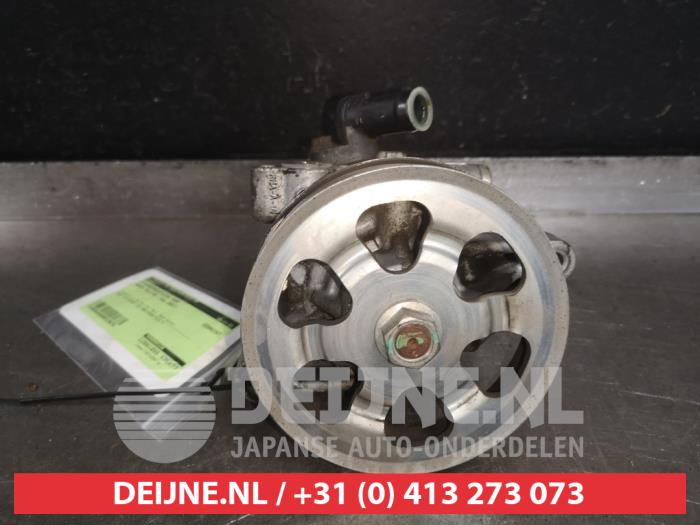 Usagé Pompe direction assistée Honda FR-V (BE) 1.8 i-VTEC 16V Prix € 75,00 Règlement à la marge proposé par V.Deijne Jap.Auto-onderdelen BV