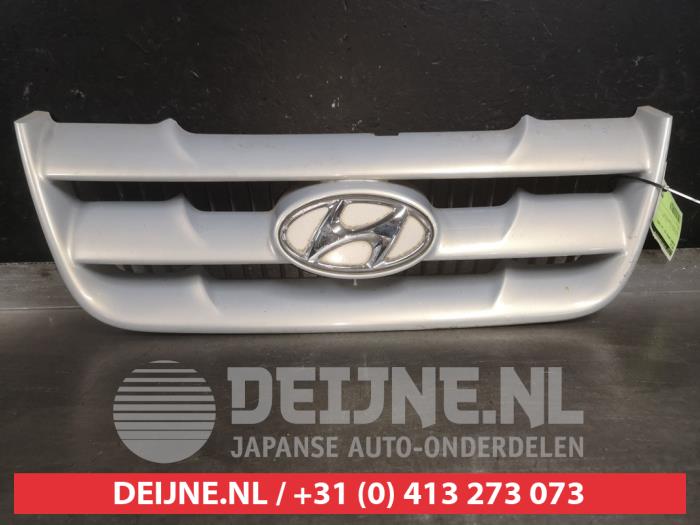 Używane Grill Hyundai Matrix 1.6 16V Cena € 25,00 Procedura marży oferowane przez V.Deijne Jap.Auto-onderdelen BV