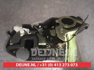 Used Rear door lock mechanism 4-door, left Hyundai Matrix 1.6 16V Price on request offered by V.Deijne Jap.Auto-onderdelen BV