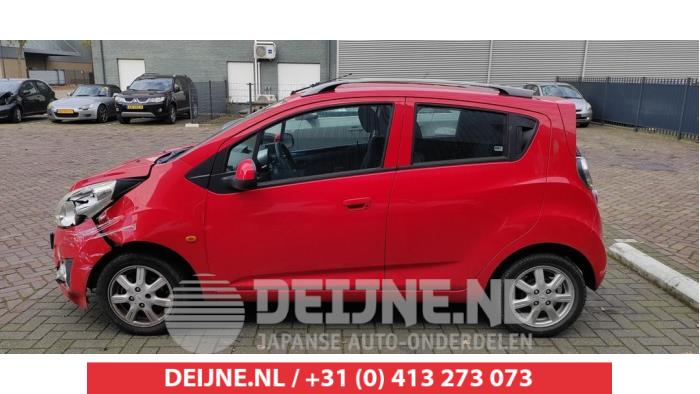 Usados Ventanilla triangular izquierda delante Chevrolet Spark (M300) 1.0 16V Bifuel Precio € 25,00 Norma de margen ofrecido por V.Deijne Jap.Auto-onderdelen BV