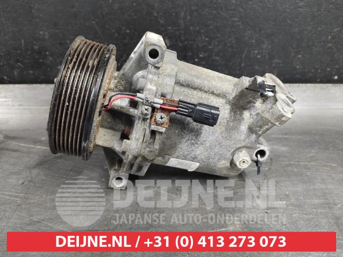 Air conditioning pump from a Nissan Pulsar (C13) 1.2 DIG-T 16V 2016