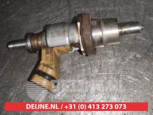 Used Injector (diesel) Toyota Avensis Wagon (T27) 2.2 16V D-4D-F 150 Price € 35,00 Margin scheme offered by V.Deijne Jap.Auto-onderdelen BV