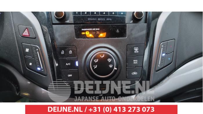 Panel de control de calefacción de un Hyundai i40 CW (VFC) 1.6 GDI 16V 2013