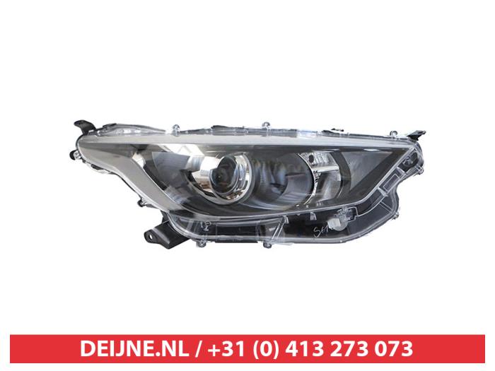 Headlight, right from a Toyota Yaris 2020