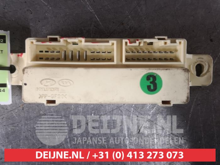 Begagnade Relä Hyundai i40 CW (VFC) 1.6 GDI 16V Pris € 25,00 Marginaltabell erbjuds av V.Deijne Jap.Auto-onderdelen BV