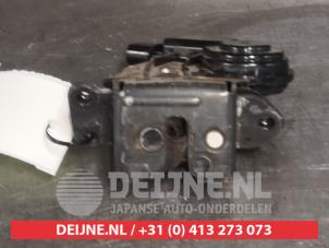 Used Tailgate lock mechanism Toyota Avensis Wagon (T27) 2.2 16V D-4D-F 150 Price € 50,00 Margin scheme offered by V.Deijne Jap.Auto-onderdelen BV
