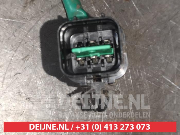 Front wiper motor Hyundai i20 1.2i 16V 981101J000 DENSO