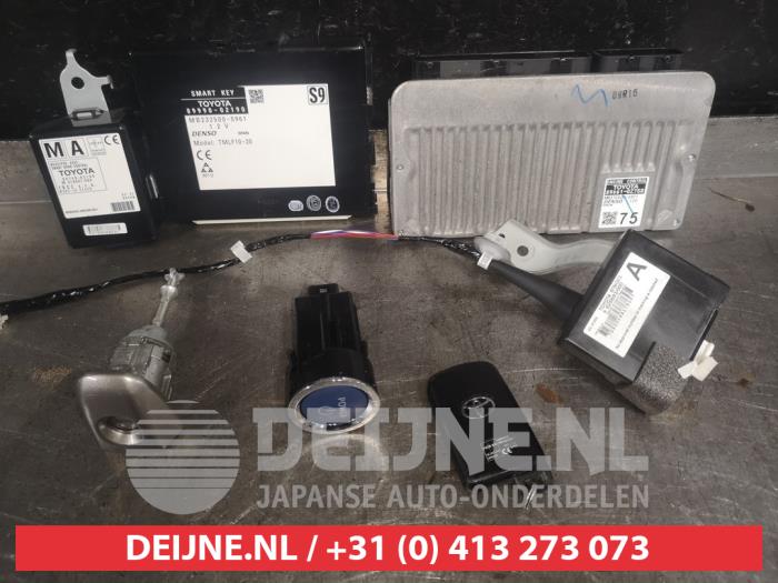 Used Engine management computer Toyota Auris Touring Sports (E18) 1.8 16V Hybrid Price € 150,00 Margin scheme offered by V.Deijne Jap.Auto-onderdelen BV