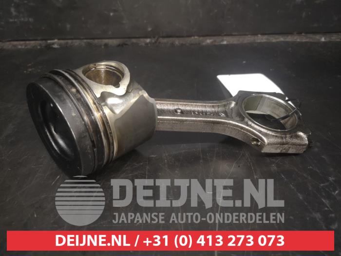 Piston from a Hyundai i20 Coupe 1.1 CRDi VGT 12V 2016