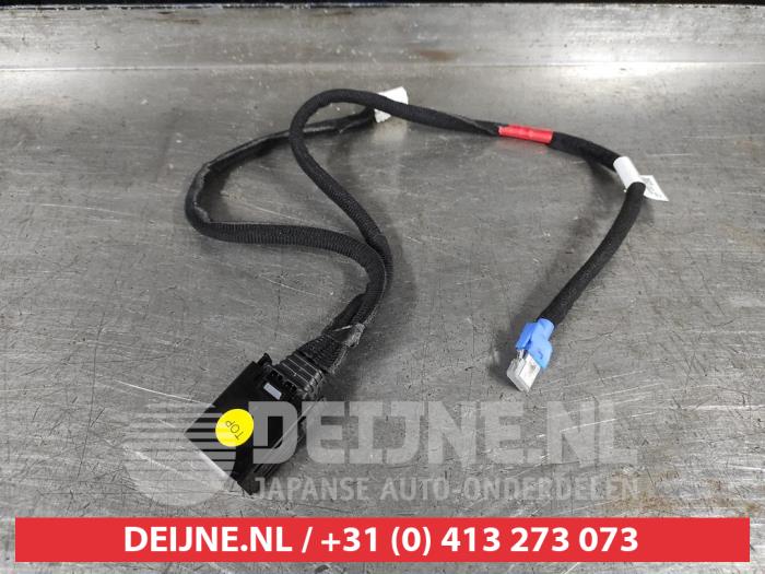 Używane Wtyczka USB Kia EV6 (CV) 77.4 kWh RWD Cena € 50,00 Procedura marży oferowane przez V.Deijne Jap.Auto-onderdelen BV