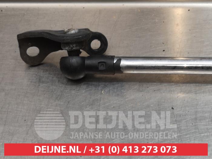Rear gas strut, right from a Honda Jazz (GD/GE2/GE3) 1.3 i-Dsi 2002