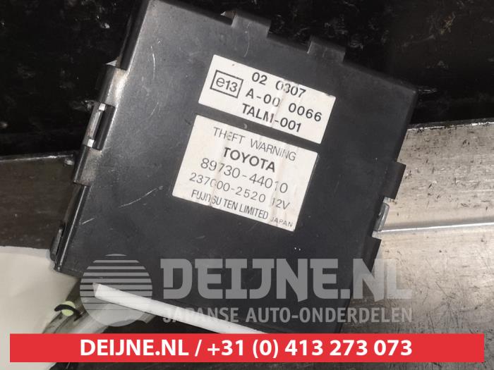 Używane Modul alarmu Toyota Avensis Verso (M20) 2.0 16V VVT-i D-4 Cena € 50,00 Procedura marży oferowane przez V.Deijne Jap.Auto-onderdelen BV