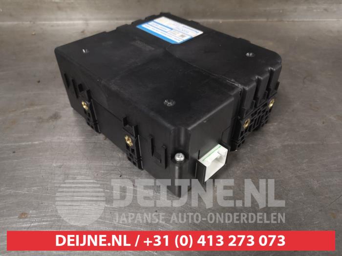 Usagé Ordinateur ABS Lexus RX (U3) 400h V6 24V VVT-i 4x4 Prix € 75,00 Règlement à la marge proposé par V.Deijne Jap.Auto-onderdelen BV