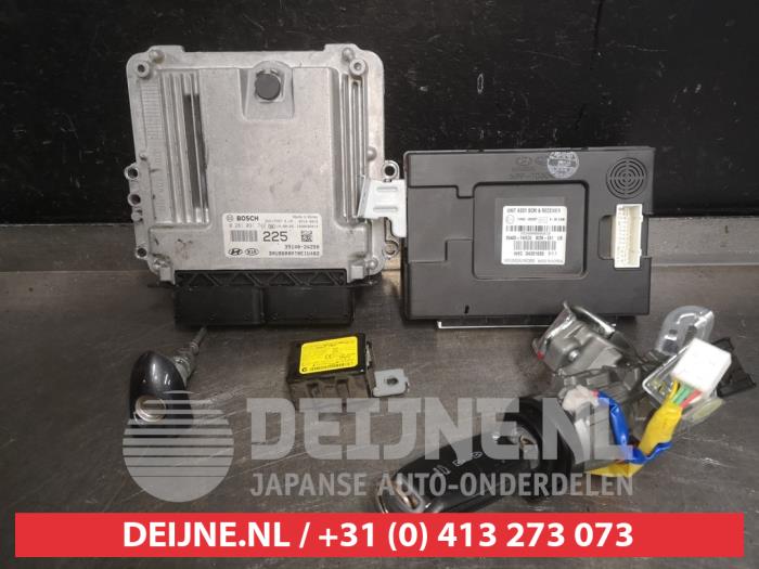Used Engine management computer Kia Rio III (UB) 1.4 CRDi 16V Price € 150,00 Margin scheme offered by V.Deijne Jap.Auto-onderdelen BV