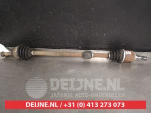 Used Front drive shaft, right Nissan Note (E11) 1.6 16V Price € 25,00 Margin scheme offered by V.Deijne Jap.Auto-onderdelen BV