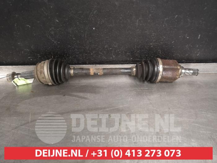 Front drive shaft, left from a Nissan Qashqai (J11) 1.2 DIG-T 16V 2016