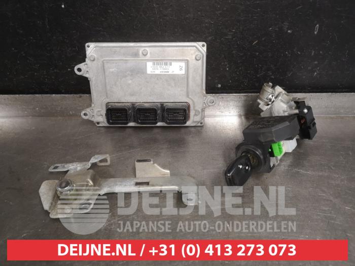 Used Engine management computer Honda Insight (ZE2) 1.3 16V VTEC Price € 150,00 Margin scheme offered by V.Deijne Jap.Auto-onderdelen BV