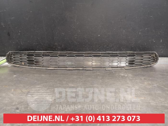 Grille and Bumper Kit | NISSAN LEAF 2015 Grille and Bumper Kit | NISSAN LEAF 2015