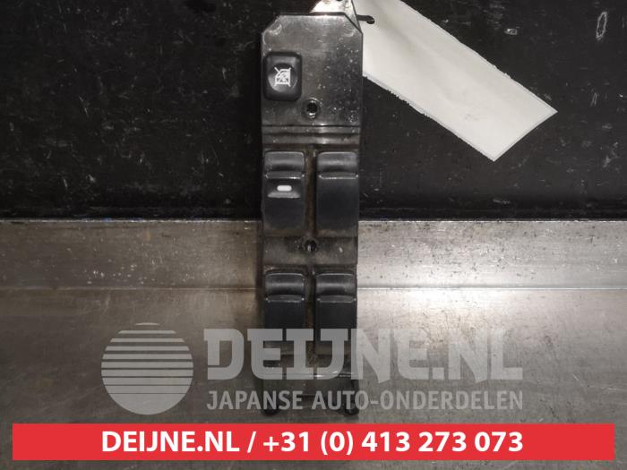 Usados Interruptor combinado de ventanillas Mitsubishi Outlander (CU) 2.0 16V 4x2 Precio € 40,00 Norma de margen ofrecido por V.Deijne Jap.Auto-onderdelen BV