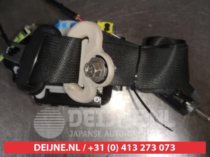 Front seatbelt, left from a Mazda CX-3 2.0 SkyActiv-G 120 2016