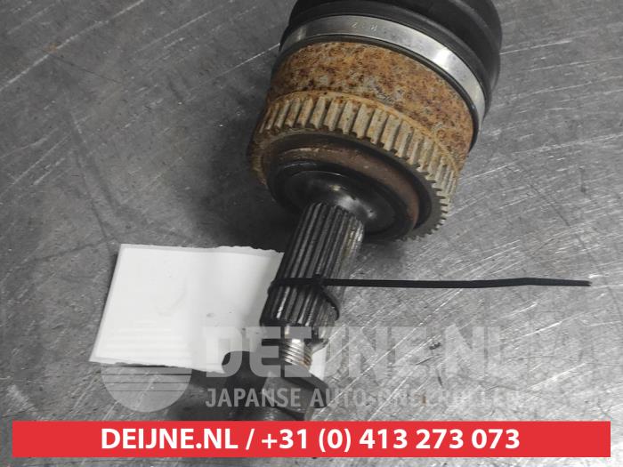 Front drive shaft, left from a Kia Carens IV (RP) 1.7 CRDi 16V 2017