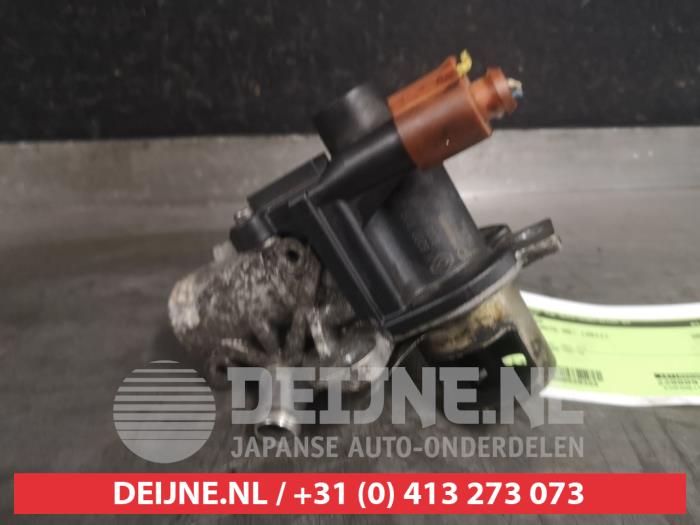 EGR valve from a Nissan Note (E11) 1.5 dCi 90 2011