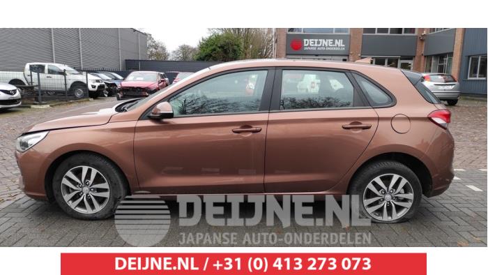 Extra window 4-door, left from a Hyundai i30 (PDEB5/PDEBB/PDEBD/PDEBE) 1.6 CRDi 16V VGT 2019