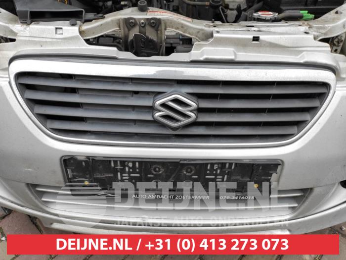 Używane Grill Suzuki Wagon-R+ (RB) 1.3 16V Cena € 25,00 Procedura marży oferowane przez V.Deijne Jap.Auto-onderdelen BV
