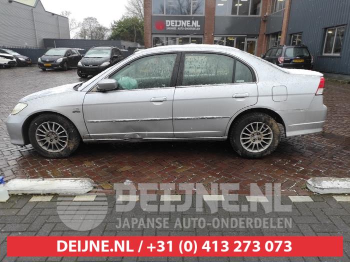 Usados Ventanilla triangular izquierda detrás Honda Civic (ES) 1.3 16V VTEC-i IMA Precio € 35,00 Norma de margen ofrecido por V.Deijne Jap.Auto-onderdelen BV