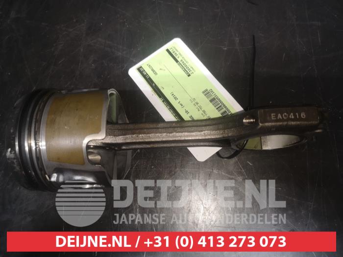 Kolben van een Kia Sportage (SL) 1.7 CRDi 16V 4x2 2014