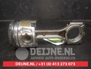 Kolben van een Kia Sportage (SL) 1.7 CRDi 16V 4x2 2014