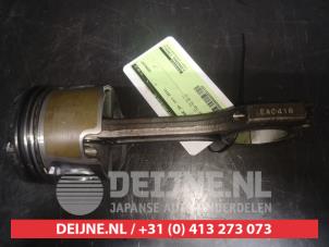 Kolben van een Kia Sportage (SL) 1.7 CRDi 16V 4x2 2014