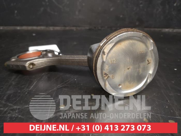 Usagé Piston Hyundai i40 CW (VFC) 2.0 CVVT 16V Prix € 50,00 Règlement à la marge proposé par V.Deijne Jap.Auto-onderdelen BV