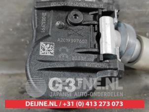 Däcktryckssensor från en Mazda 3 Sport (BP) 2.0 SkyActiv-G 122 Mild Hybrid 16V 2021