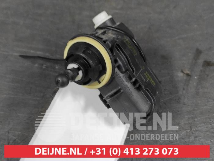 Używane Silnik reflektora Nissan Micra (K14) 1.5 dCi Cena € 25,00 Procedura marży oferowane przez V.Deijne Jap.Auto-onderdelen BV
